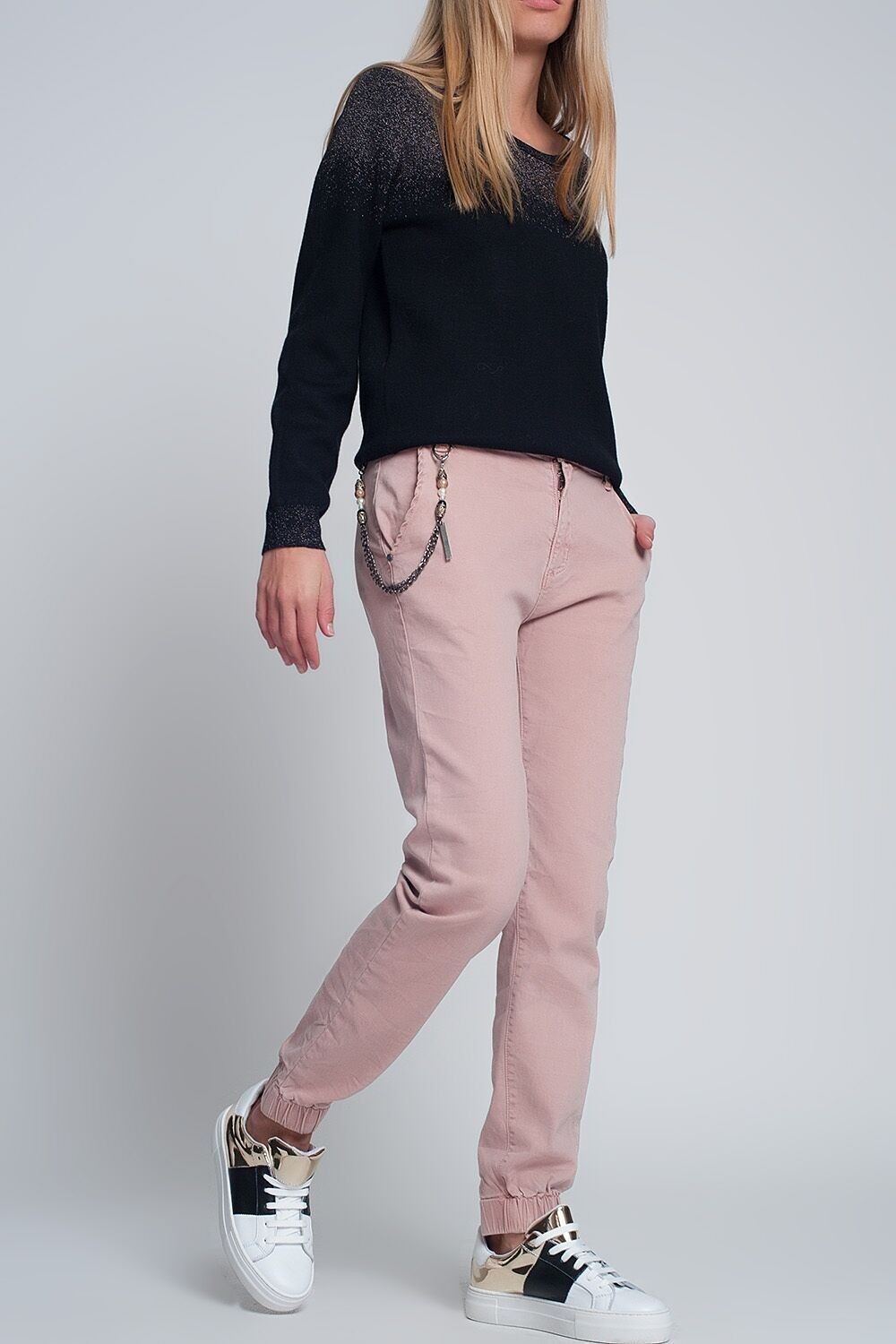 Utility-Hose mit Bündchen und Kette in Rosa