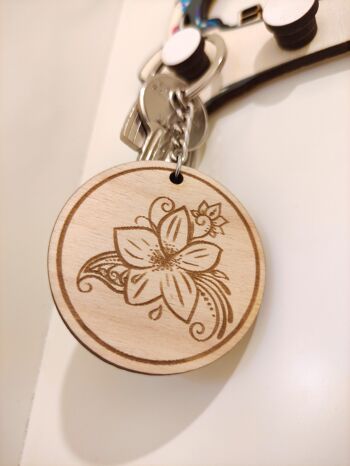 Porte-clés fleur en bois, accessoire porte-clés en bois 4