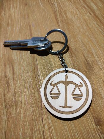 Porte-clés en bois signe de la Balance, accessoire porte-clés du zodiaque en bois 3