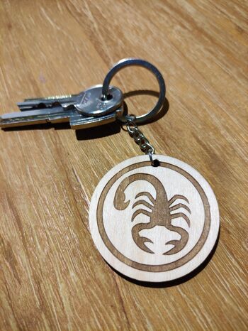 Porte-clés en bois signe Scorpion, accessoire porte-clés zodiaque en bois 3