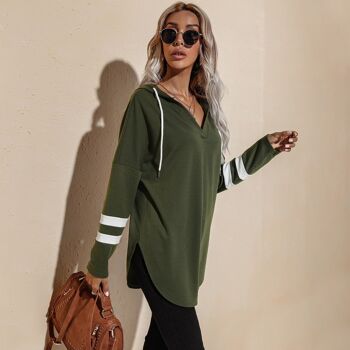 Pull à Capuche Sportif Col V-Vert Olive 1