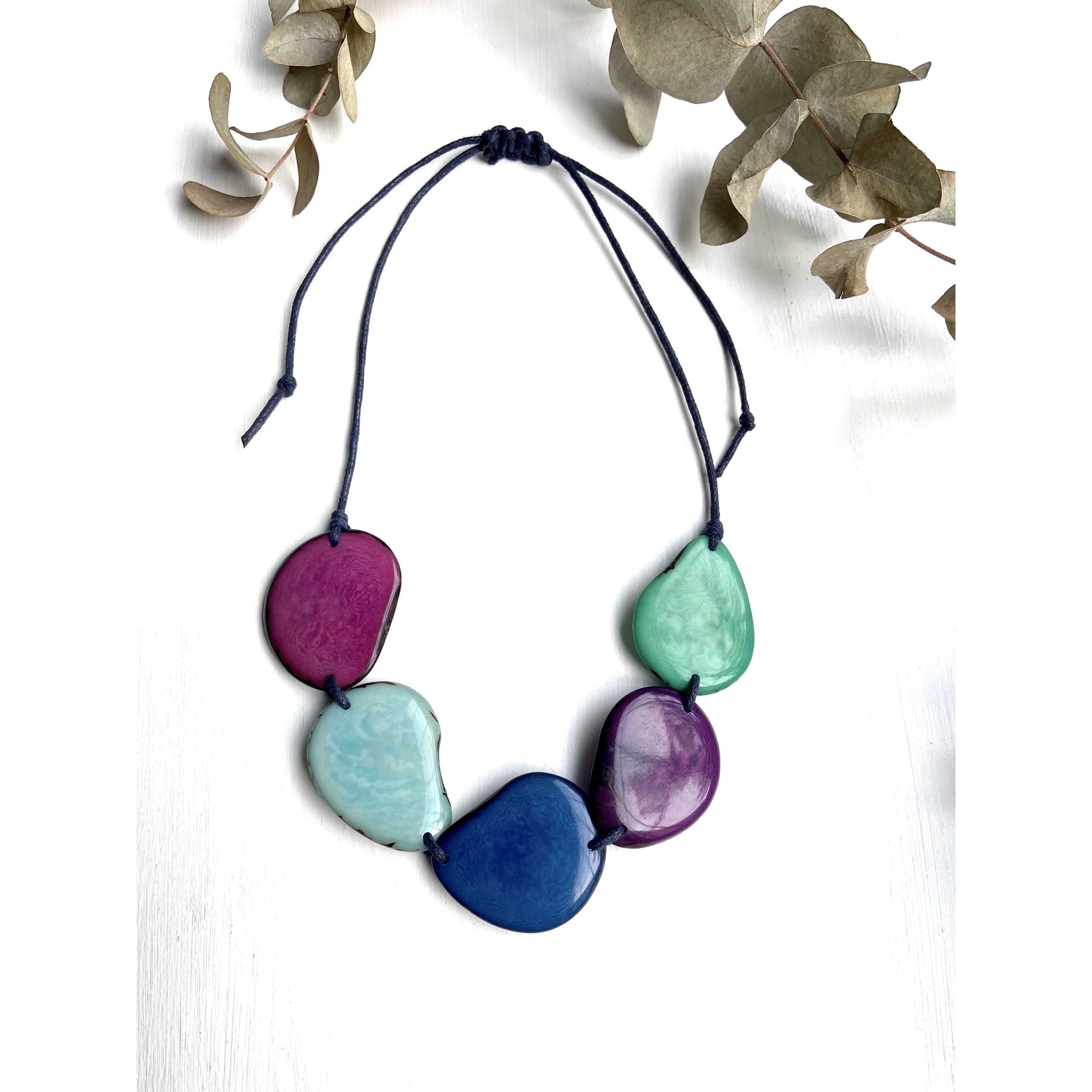 Navy Blush 5 Bead Tagua Halskette – DUNKELBLAUER Faden