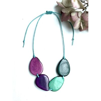 Collier de perles de tagua prune, violet et vert – fil TEAL