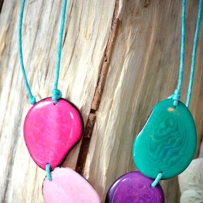 Collana di perle di Tagua rosa, viola, verde acqua – Filo ROSA CHIARO