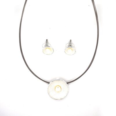Set di 2 pezzi collana / orecchini a bottone placcati argento bianco perla bianco