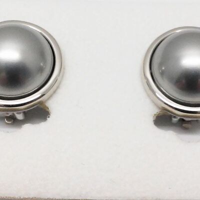 Ear clips rhodium-plated pearl gray