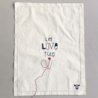 arte cucita 'lascia che l'amore regni'