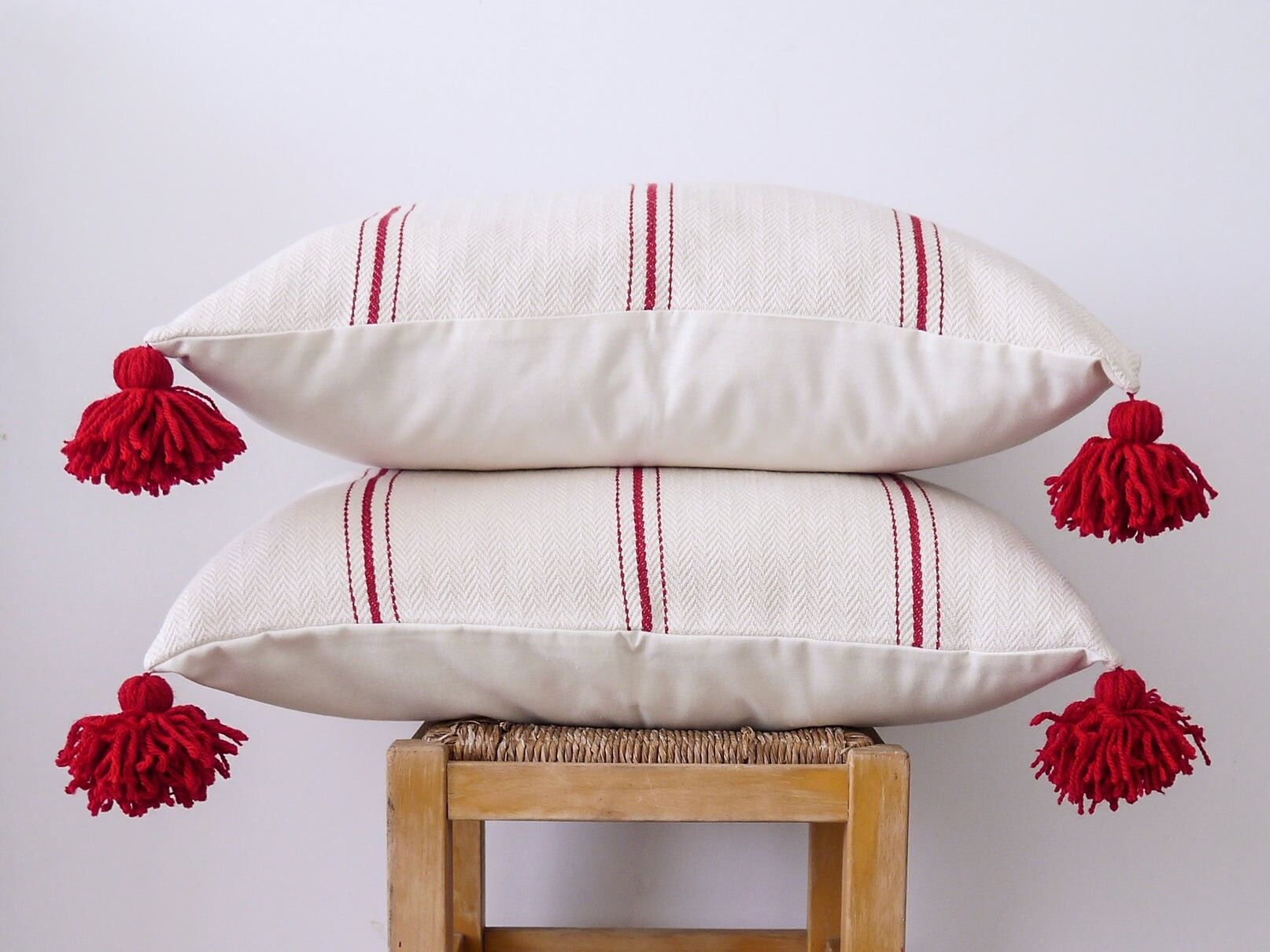 Fodera per cuscino intrecciata a mano BOHO a righe rosse