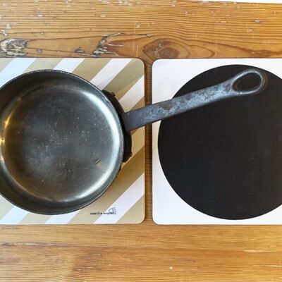 Pot coaster / beige-black