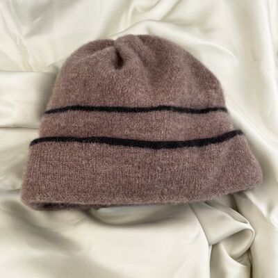 Knitted Dip Hem Hat in 100% Pure Wool: Dusty Pink.
