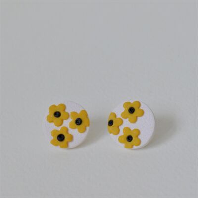 White Daisy Stud Earrings (Yellow Flowers)