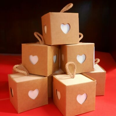 Box of 5 small praline hearts, ORGANIC, approx. 45g
