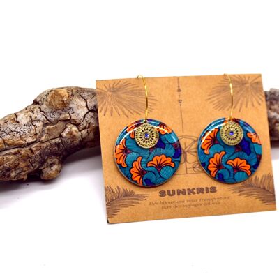 Round golden hoop earrings in wood wax pattern orange and blue wedding flowers