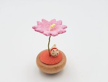 Figurine porte-bonheur japonais sakura et animaux en bois et tissu chirimen 5