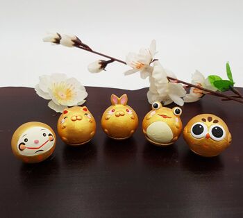 Figurine porte-bonheur culbuto Animaux Dorés en terre cuite fait main au Japon 1