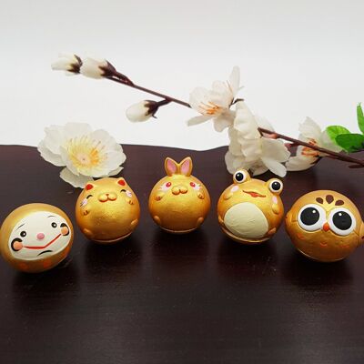 Figurine porte-bonheur culbuto Animaux Dorés en terre cuite fait main au Japon