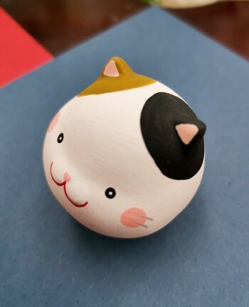 Lucky figure Cat Big Head on its red carpet and stickers - Chat Tigré 6