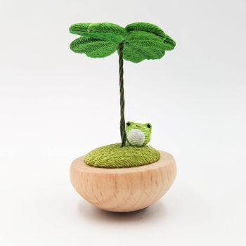Figurine porte-bonheur japonais trèfle en bois et tissu chirimen 8