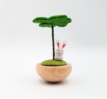 Figurine porte-bonheur japonais trèfle en bois et tissu chirimen 9