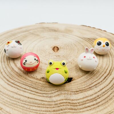 Figurine porte-bonheur culbuto en terre cuite fait main au Japon
