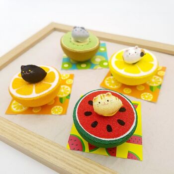 Figurine porte-bonheur Chats et Fruits Orange en tissu japonais Chirimen, fait main artisanal au Japon 3