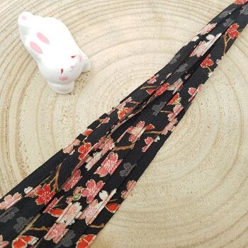 Pair of colorful laces in Japanese Chirimen Black White and Grey fabric 7