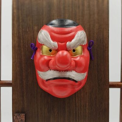 Maschera teatrale Tengu decorativa Noh fissata su un piatto di legno con la firma dell'artista, realizzata in Giappone
