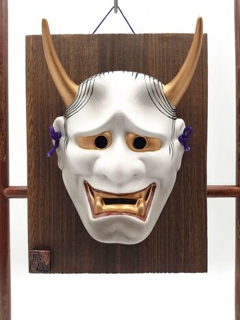 Masque de théâtre nô décoratif Démon Hannya fixé sur plaque en bois avec signature de l'artiste 6