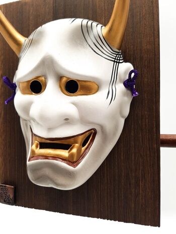 Masque de théâtre nô décoratif Démon Hannya fixé sur plaque en bois avec signature de l'artiste 8