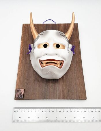 Masque de théâtre nô décoratif Démon Hannya fixé sur plaque en bois avec signature de l'artiste 9