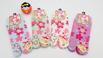 Chaussettes Japonaises Tabi en Coton et Motif Pluie de Fleurs de Sakura Taille Fr 34 - 40 1