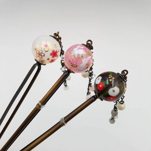 Épingle pic à cheveux japonaise Kanzashi avec boule de verre et chaînette de perles