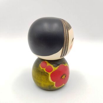 Poupée Kokeshi en bois Umewarabe motif fleuri 4