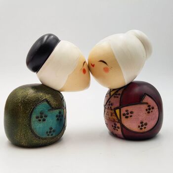 Poupée Kokeshi en bois peint Gochoujyu figurine couple Japon couple fait main artisanal 7