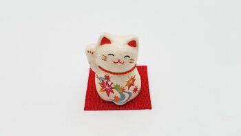 Mini porte-bonheur Chat à motif Feuille d'érable en papier-mâché 1