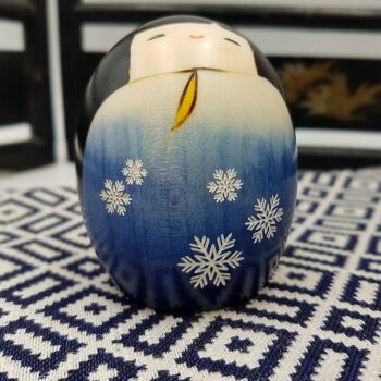 Poupée Kokeshi en bois Yukinosei bleu blanc noir neige figurine Japon fait main artisanal 3