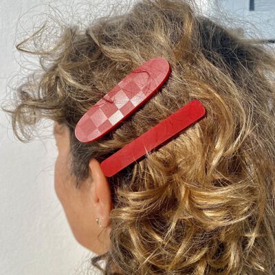 Pack of two, red oval alligator hair clips