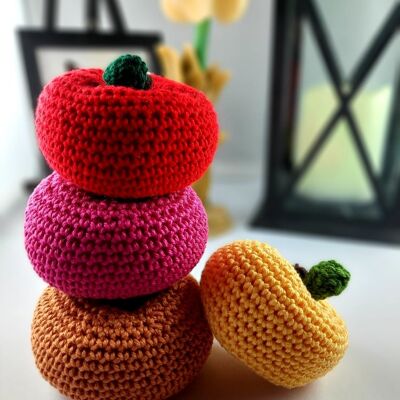 crochet apple