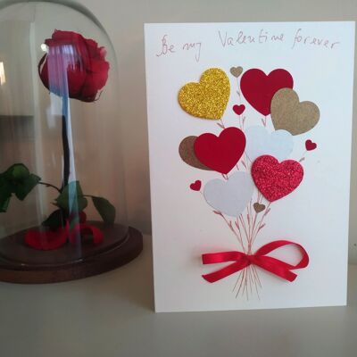 Tarjeta de ramo de corazón rojo y dorado de San Valentín, tarjeta de felicitación en blanco hecha a mano de amor