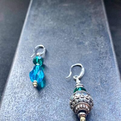 Boucles d'oreilles , 213