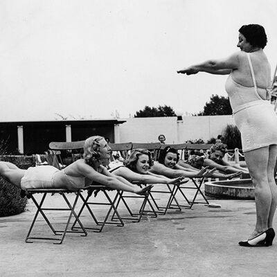 Schwimmen auf trockenem Land leere Grußkarte