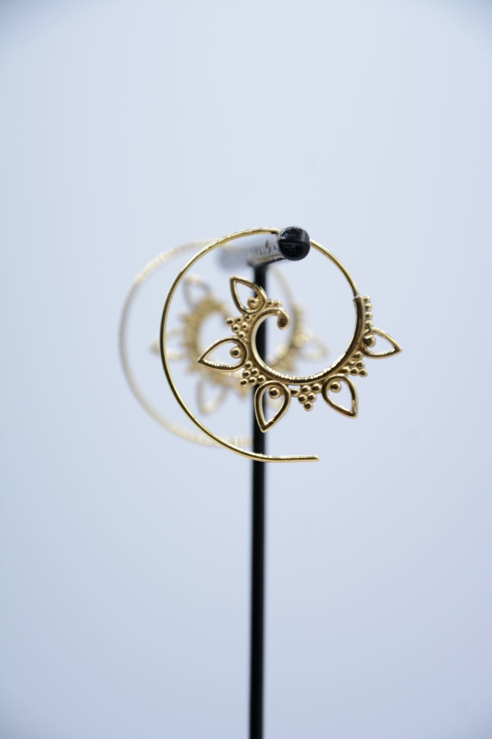 Orecchini a spirale "OM"