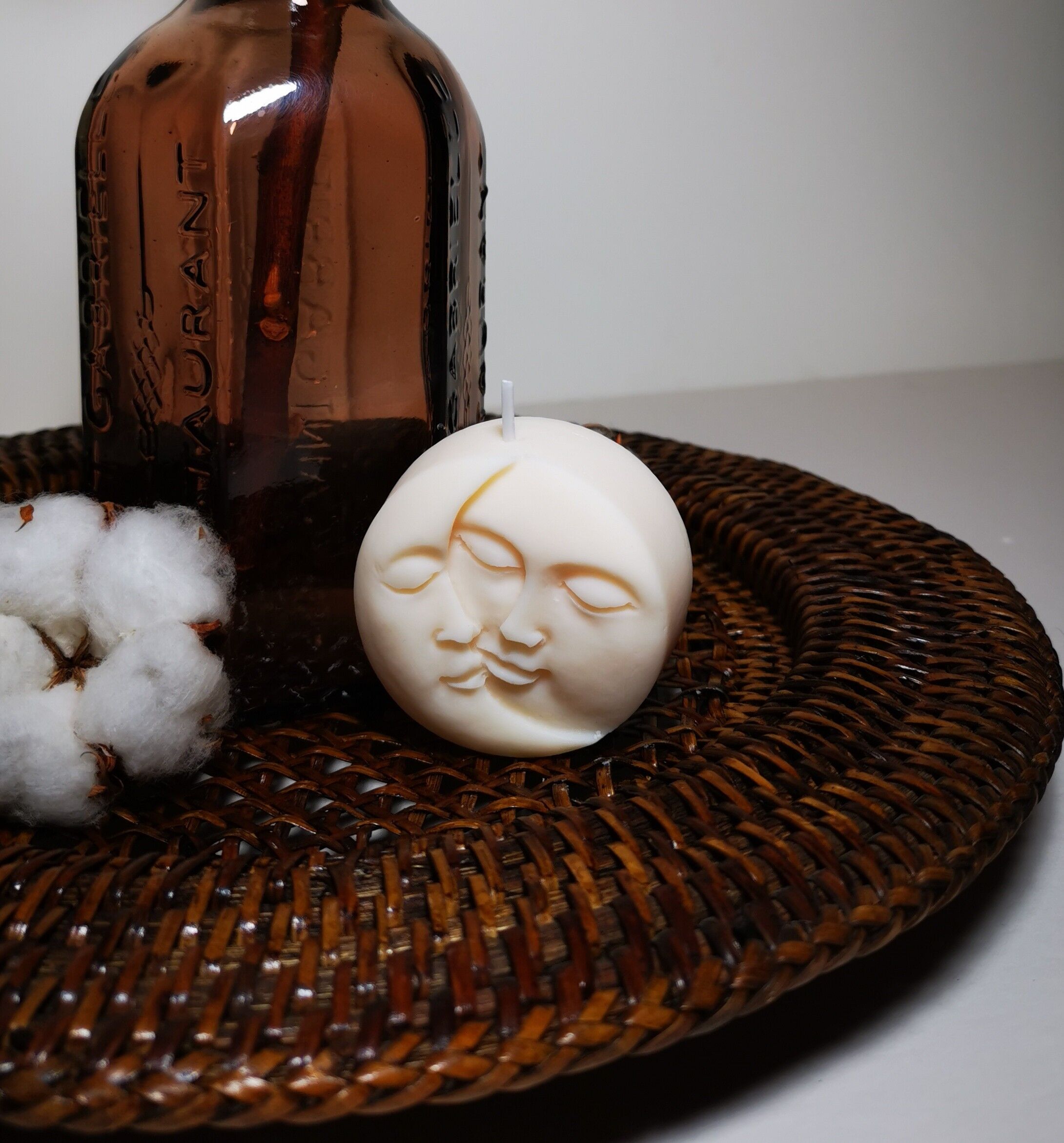 soy wax LUNA candle | Moon decorative candle | vegan & paraben-free candles | housewarming gift ideas | gift for her | spiritual candles - white - Cuban Tobacco & Oak