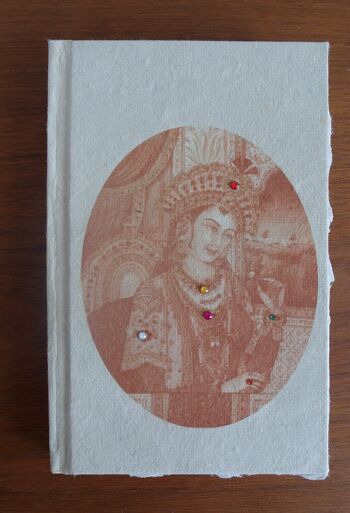 Petit livre intéressant en papier recyclé, imprimé avec une déesse indienne 1
