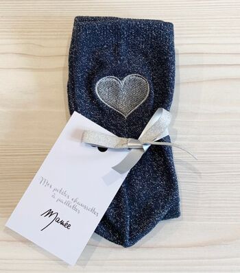 Chaussettes bleu marine à paillettes coeur brodé 1