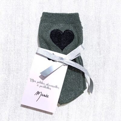Calcetines gris oscuro con corazón de lentejuelas bordado