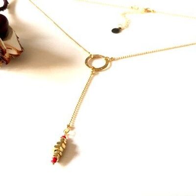 Short red nuts charm necklace