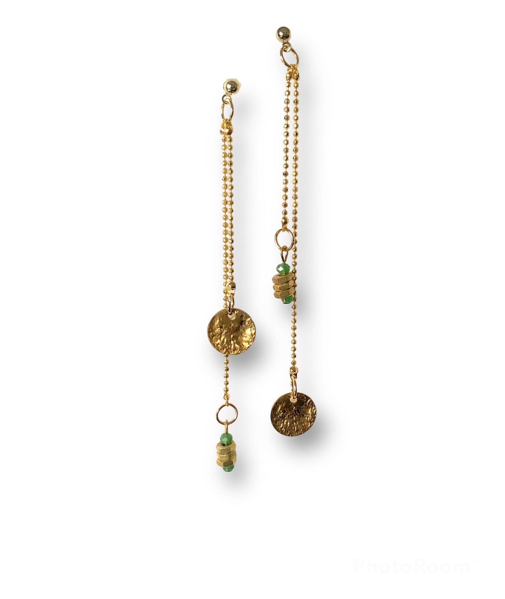 Orecchini asimmetrici noci verdi