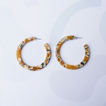 Boucles d’oreilles Saffron Hoop - cerceaux de déclaration en résine d’acétate de mélange jaune 1