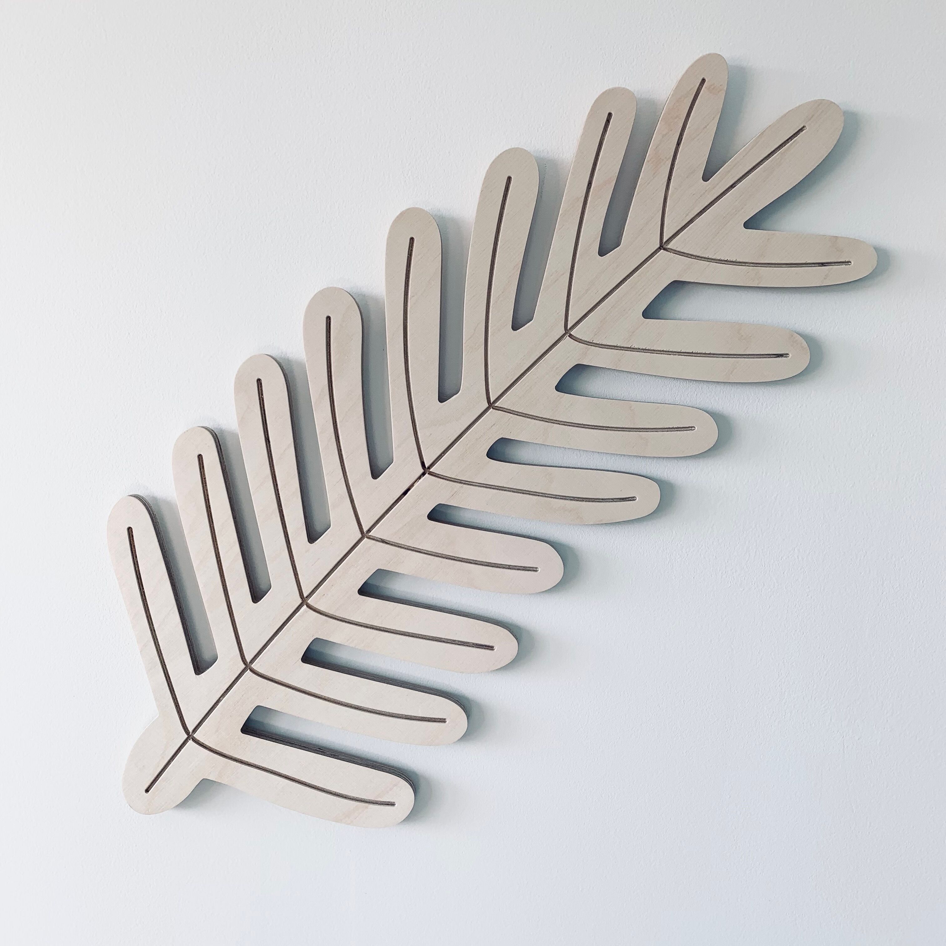 Decorazione in legno - Il ramo di pino